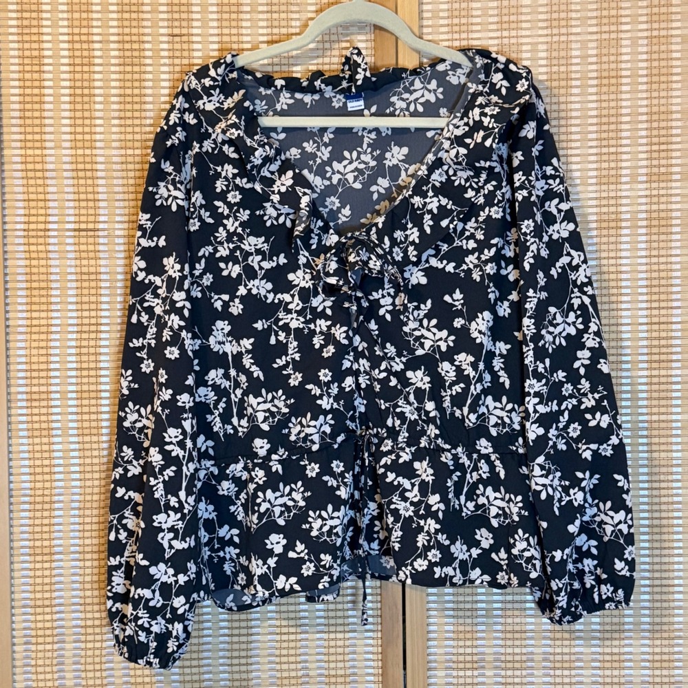 Old Navy Womens XXL Black Floral Ruffle Tie Front Peplum Blouse NWT Cottagecore
